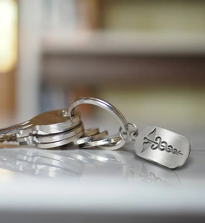 Schlüssel zur eigenen Hausarztpraxis als Symbol für die Niederlassung